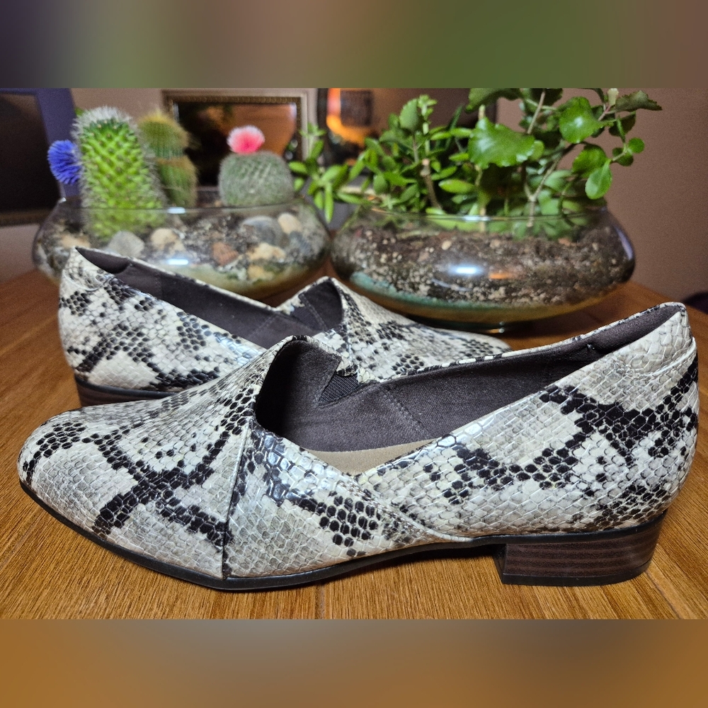 Clarks Juliet Palm Slip-On Loafers - Size 7.5